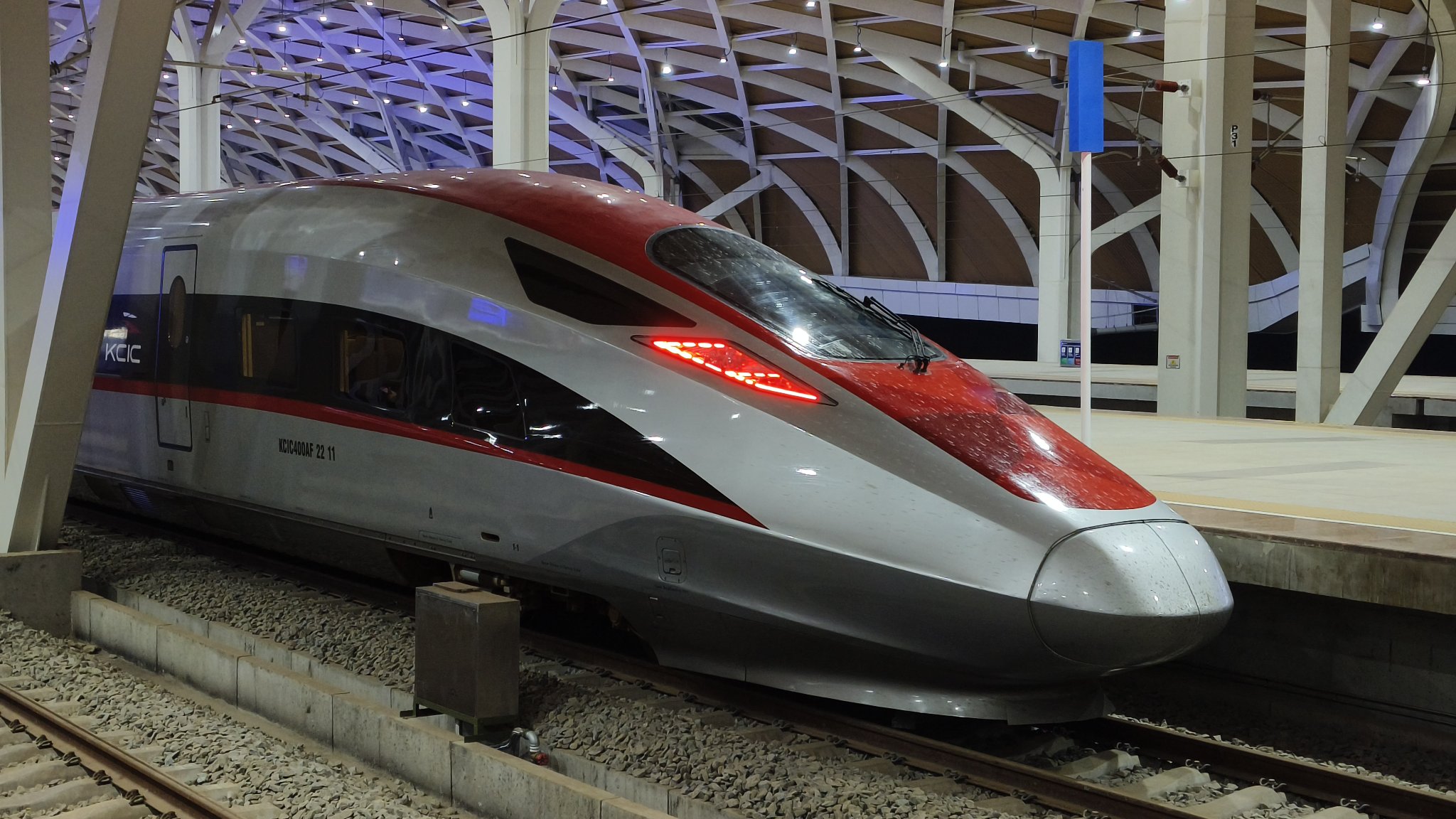 Terekam Kamera CCTV, Pencuri Bantal di Kereta Whoosh Akhirnya Diciduk Polisi